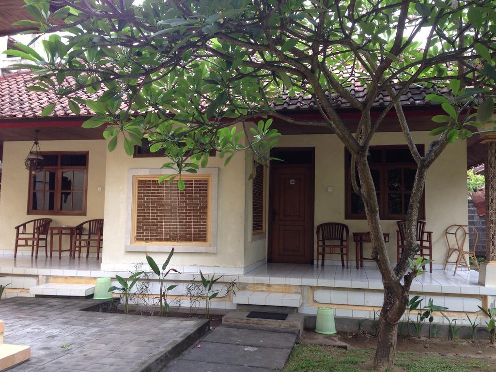 Mekar Jaya Bungalows Kuta  Exterior photo