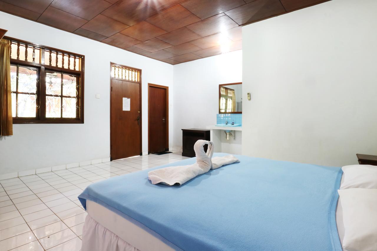 Mekar Jaya Bungalows Kuta  Exterior photo