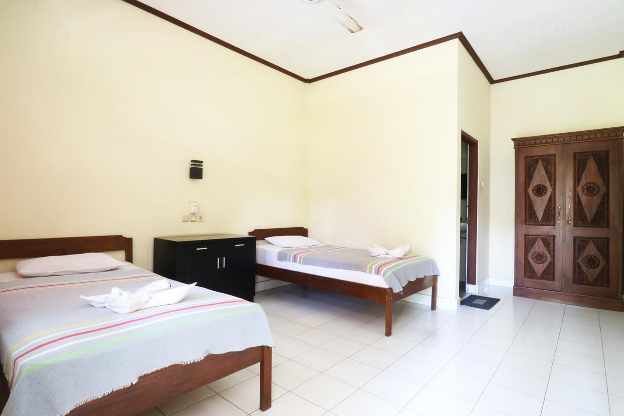 Mekar Jaya Bungalows Kuta  Exterior photo