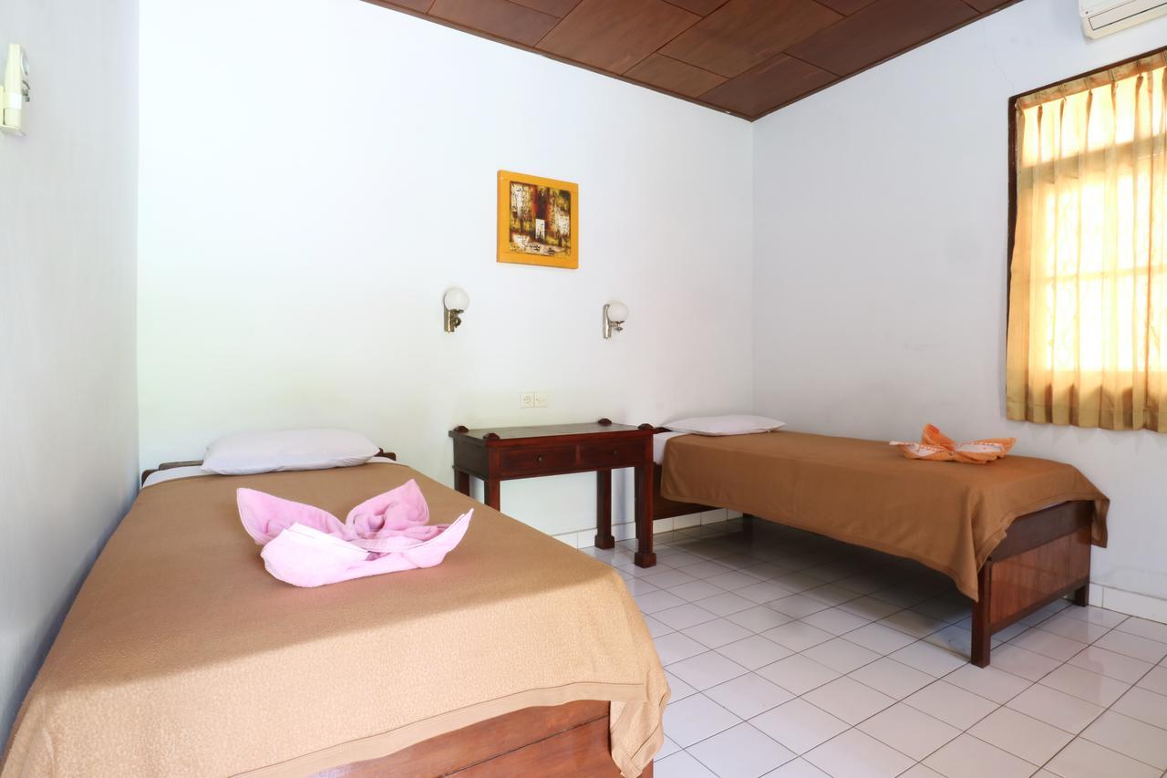 Mekar Jaya Bungalows Kuta  Exterior photo